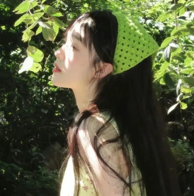 云雾笼罩的山峰